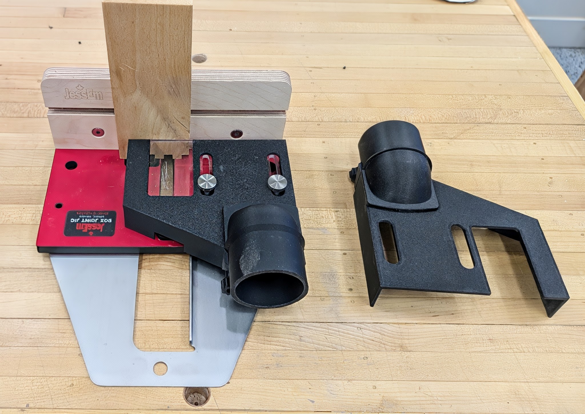 Jessup box joint dust extractor